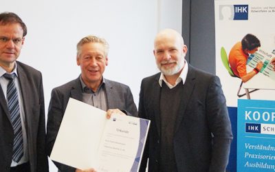 Kooperation IHK – Schule – Wirtschaft zwischen Anne-Frank-Gesamtschule Gütersloh und der Teckentrup GmbH & Co. KG aus Verl