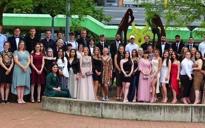Abitur 2021 – Anne-Frank-Gesamtschule entlässt 60 Abiturabsolvent*innen